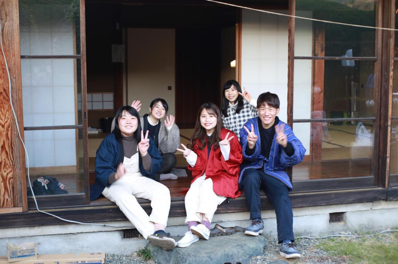 Guest House Yukari Tsuru Exteriér fotografie